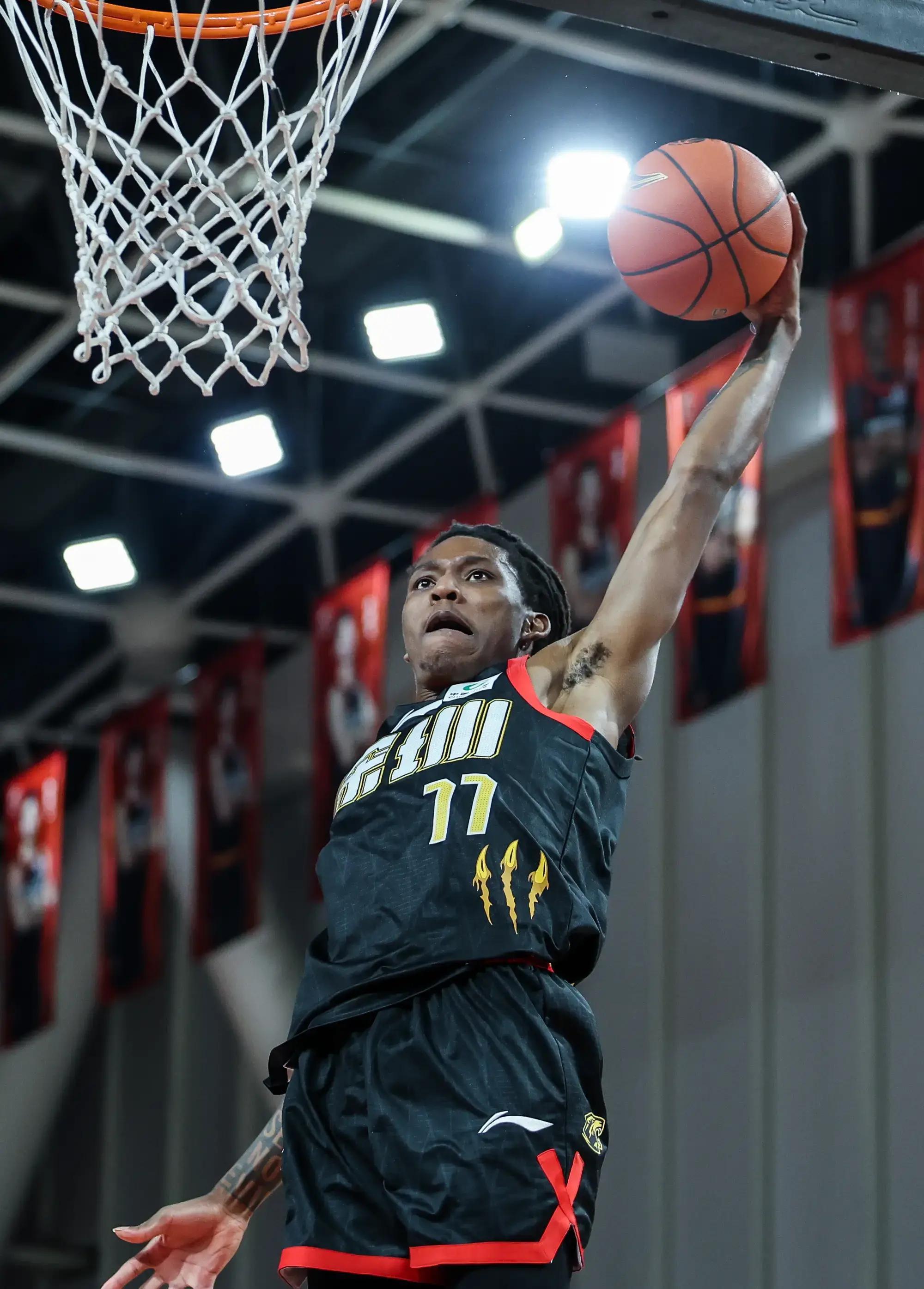 关于今晚深圳男篮复出首秀国际比赛日北京首钢再遭质疑，这操作让人直呼：国际米兰迎德甲关键赛的信息